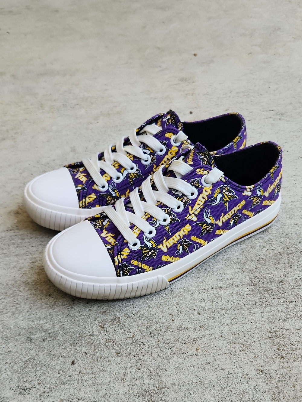 FOCO Womens NFL Team Logo Fashion Repeat Print Low Top Canvas Sneakers Size 6